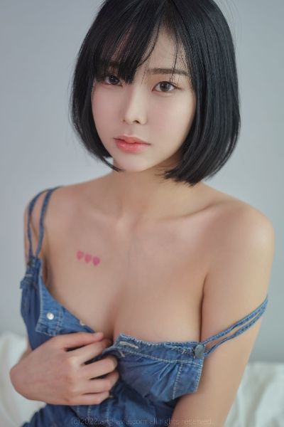 余定邦 封面