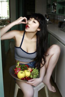 余定邦 封面
